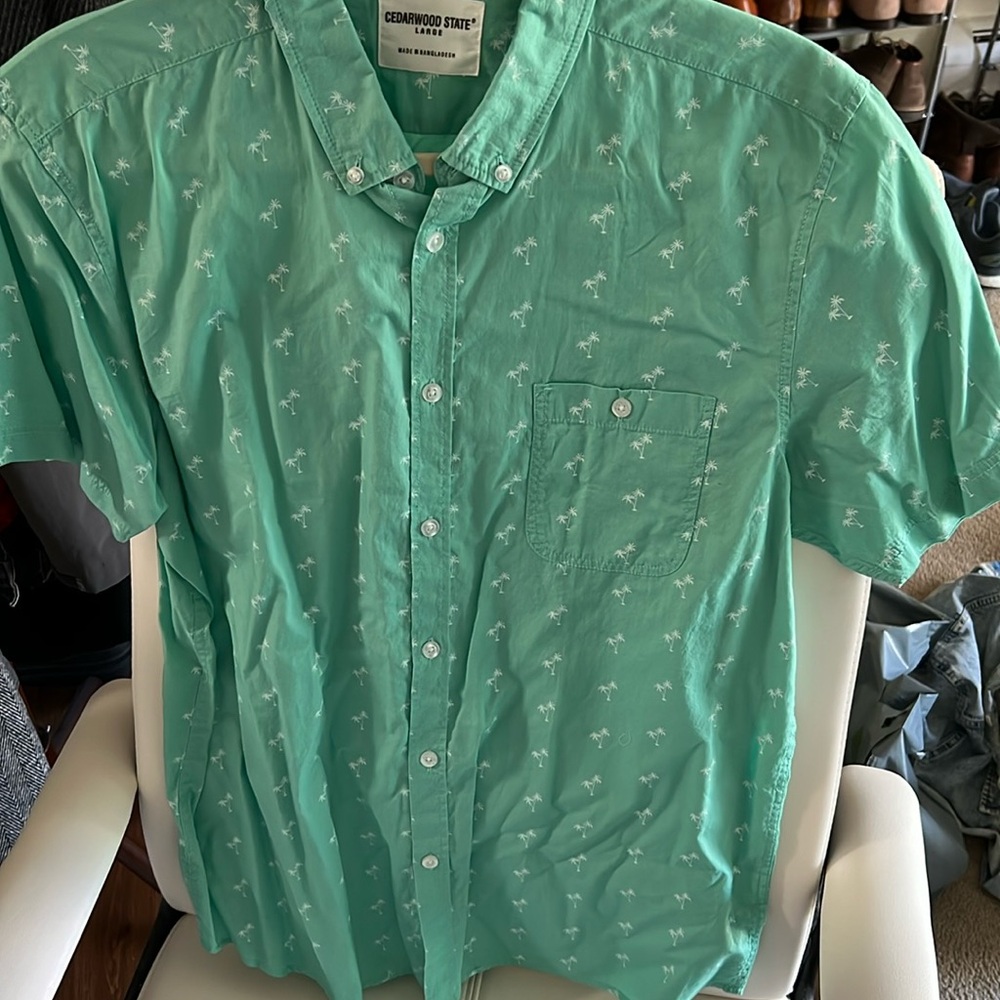 Men’s Palm Tree Short Sleeve Button Down Large